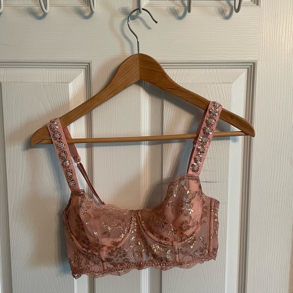 Vicoria's Secret bra/corset - Picture 2 of 8